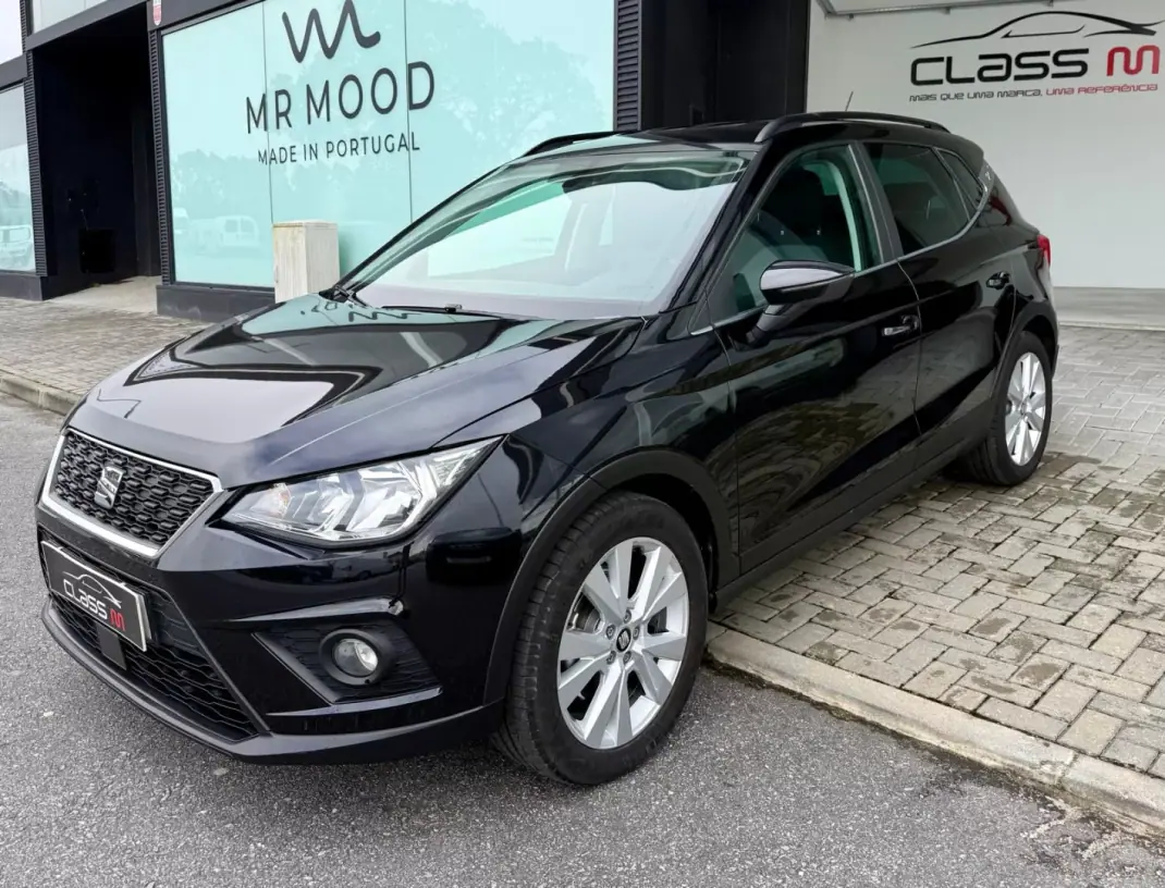 SEAT Arona 2017 - 13750 EUR, 116324 km - AUTO.MOTO.pt - 116324km - foto 1 de 17