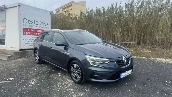 Renault Mégane Sport Tourer 2021 - 15900 EUR, 140000 km - AUTO.MOTO.pt - 140000km - foto 3 de 21