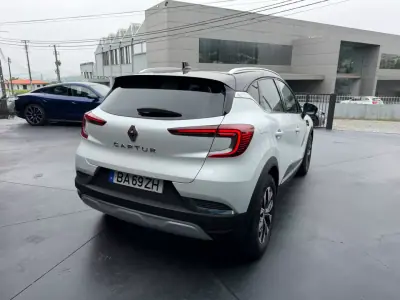 Renault Captur 2023 - 17900 EUR, 70999 km - AUTO.MOTO.pt - 70999km - foto 5 de 14