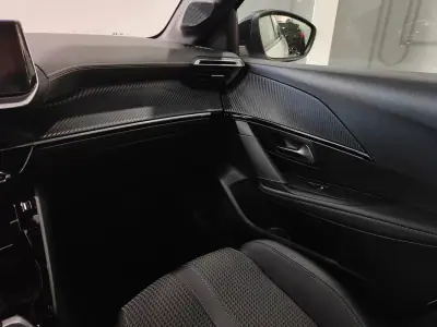 Peugeot 208 2021 - 13990 EUR, 80000 km - AUTO.MOTO.pt - 80000km - foto 48 de 49