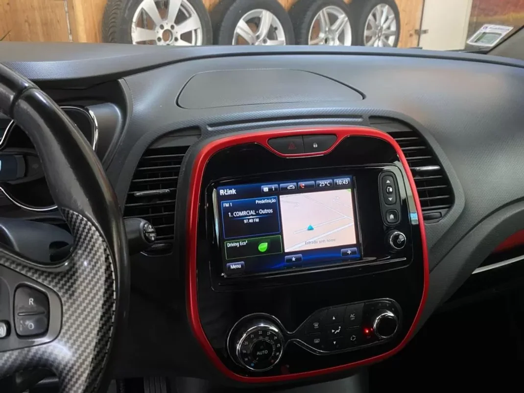 Renault Captur 2015 - 14900 EUR, 139000 km - AUTO.MOTO.pt - 139000km - foto 11 de 20