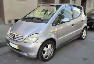 Mercedes-Benz A 140 2001 - 2000 EUR, 180000 km - AUTO.MOTO.pt - 180000km - foto 5 de 6