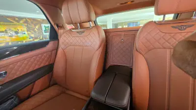 Bentley Bentayga 2020 - 185000 EUR, 62037 km - AUTO.MOTO.pt - 62037km - foto 21 de 31