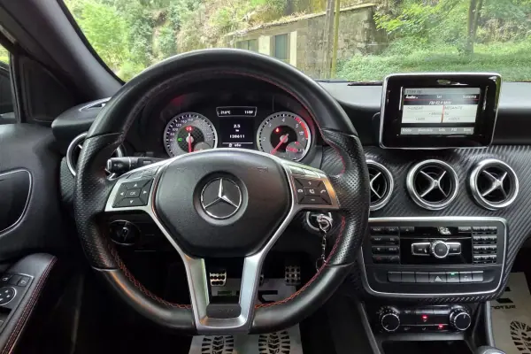 Mercedes-Benz A 180 2013 - 14990 EUR, 138000 km - AUTO.MOTO.pt - 138000km - foto 12 de 21
