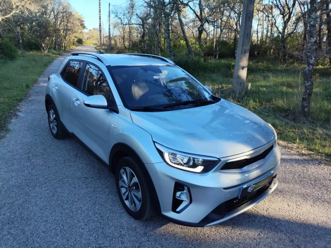 Kia Stonic 2025 - 17250 EUR, 22410 km - AUTO.MOTO.pt - 22410km - foto 3 de 20
