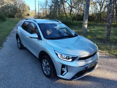 Kia Stonic 2025 - 17250 EUR, 22410 km - AUTO.MOTO.pt - 22410km - foto 3 de 20