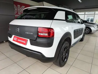 Citroën C4 Cactus 2018 - 9150 EUR, 106600 km - AUTO.MOTO.pt - 106600km - foto 11 de 37