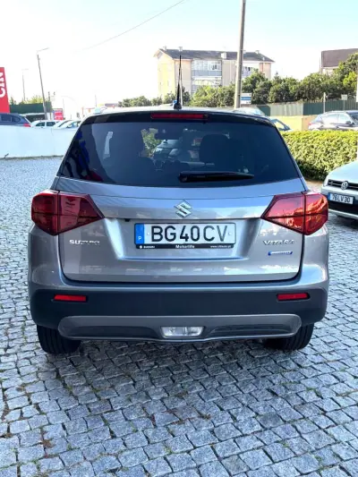 Suzuki Vitara 2023 - 22900 EUR, 30000 km - 30000km - foto 5 de 17
