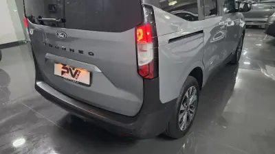 Ford Tourneo Courier 2024 - 24990 EUR, 15000 km - AUTO.MOTO.pt - 15000km - foto 24 de 29