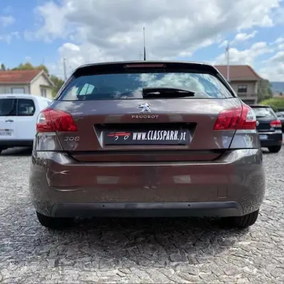 Peugeot 308 2015 - 9900 EUR, 131000 km - AUTO.MOTO.pt - 131000km - foto 11 de 14