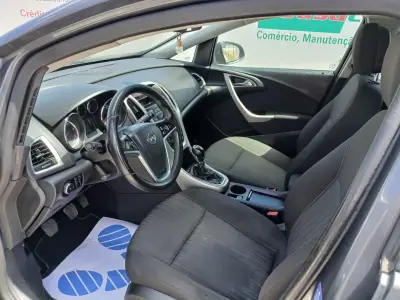 Opel Astra Sports Tourer 2011 - 6750 EUR, 153222 km - AUTO.MOTO.pt - 153222km - foto 16 de 25