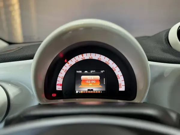 Smart ForFour 2015 - 9490 EUR, 152000 km - AUTO.MOTO.pt - 152000km - foto 3 de 15