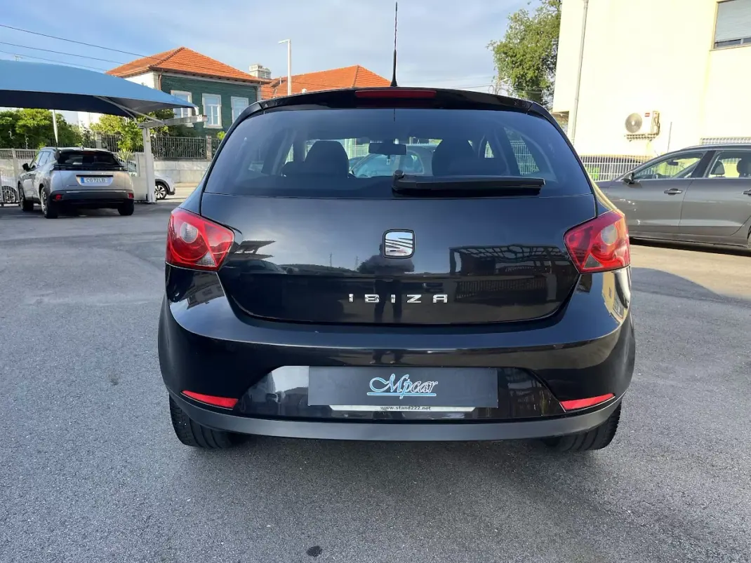SEAT Ibiza 2011 - 6450 EUR, 240000 km - AUTO.MOTO.pt - 240000km - foto 6 de 45