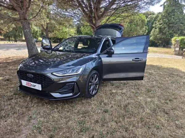 Ford Focus 2023 - 17990 EUR, 75650 km - AUTO.MOTO.pt - 75650km - foto 13 de 39
