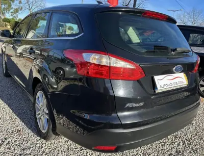Ford Focus SW 2013 - 9990 EUR, 221936 km - AUTO.MOTO.pt - 221936km - foto 3 de 13