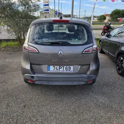 Renault Scénic 2012 - 6950 EUR, 243000 km - AUTO.MOTO.pt - 243000km - foto 2 de 13