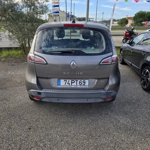 Renault Scénic 2012 - 6450 EUR, 243000 km - AUTO.MOTO.pt - 243000km - foto 2 de 13