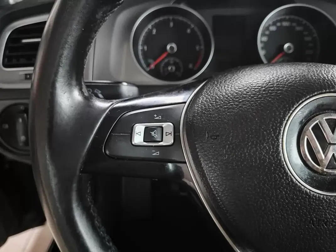 Volkswagen Golf 2013 - 10750 EUR, 198000 km - AUTO.MOTO.pt - 198000km - foto 25 de 34