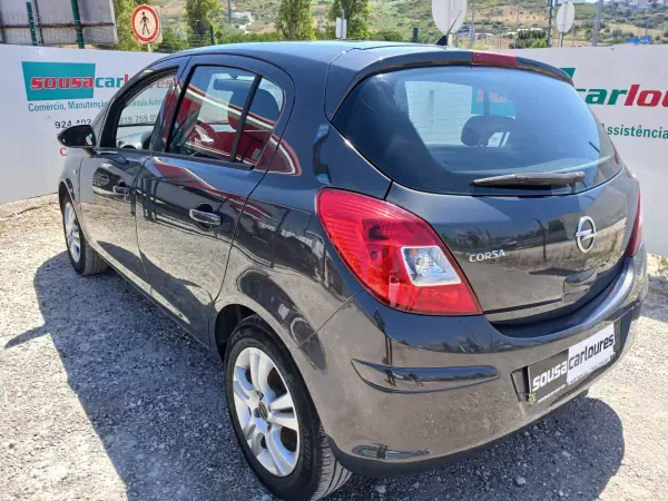 Opel Corsa 2014 - 5650 EUR, 148851 km - AUTO.MOTO.pt - 148851km - foto 10 de 25