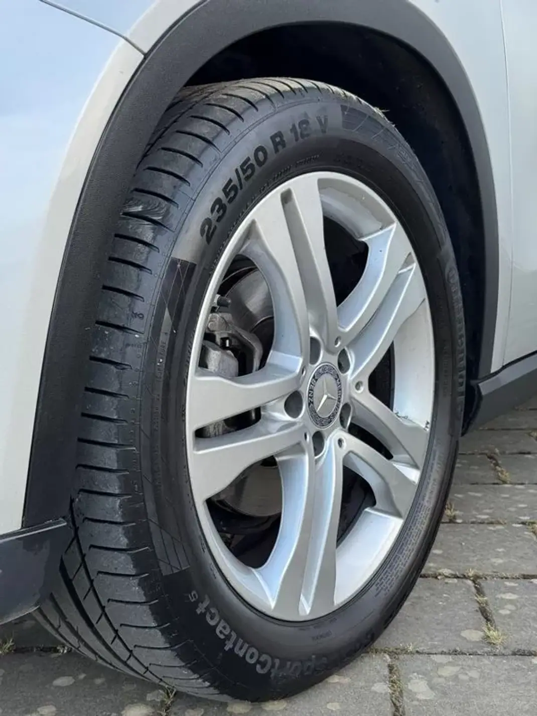 Mercedes-Benz GLA 180 2016 - 19950 EUR, 80000 km - AUTO.MOTO.pt - 80000km - foto 6 de 26