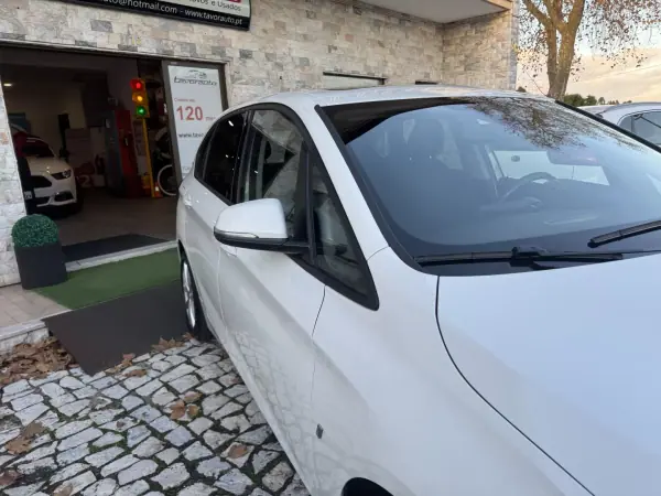 BMW 225xe Active Tourer 2018 - 18900 EUR, 68000 km - AUTO.MOTO.pt - 68000km - foto 28 de 52