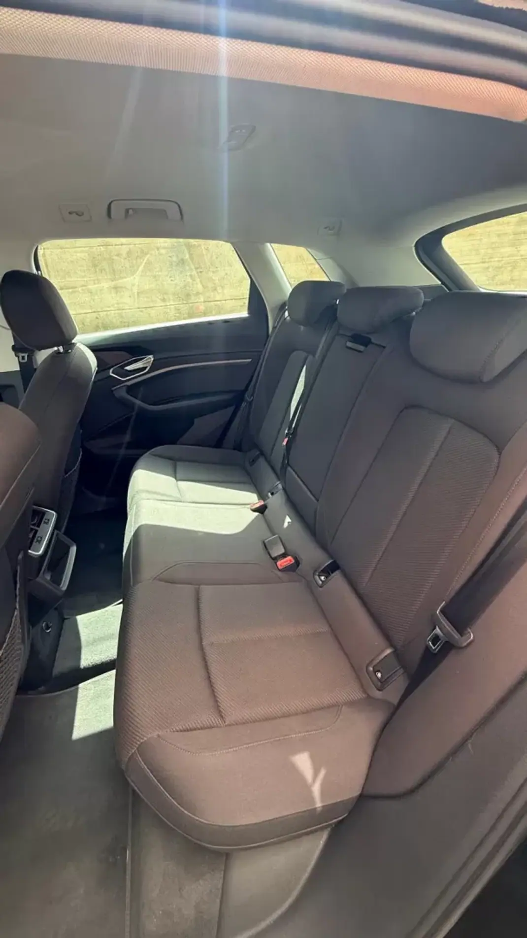 Audi e-tron 2020 - 27500 EUR, 90120 km - AUTO.MOTO.pt - 90120km - foto 10 de 17