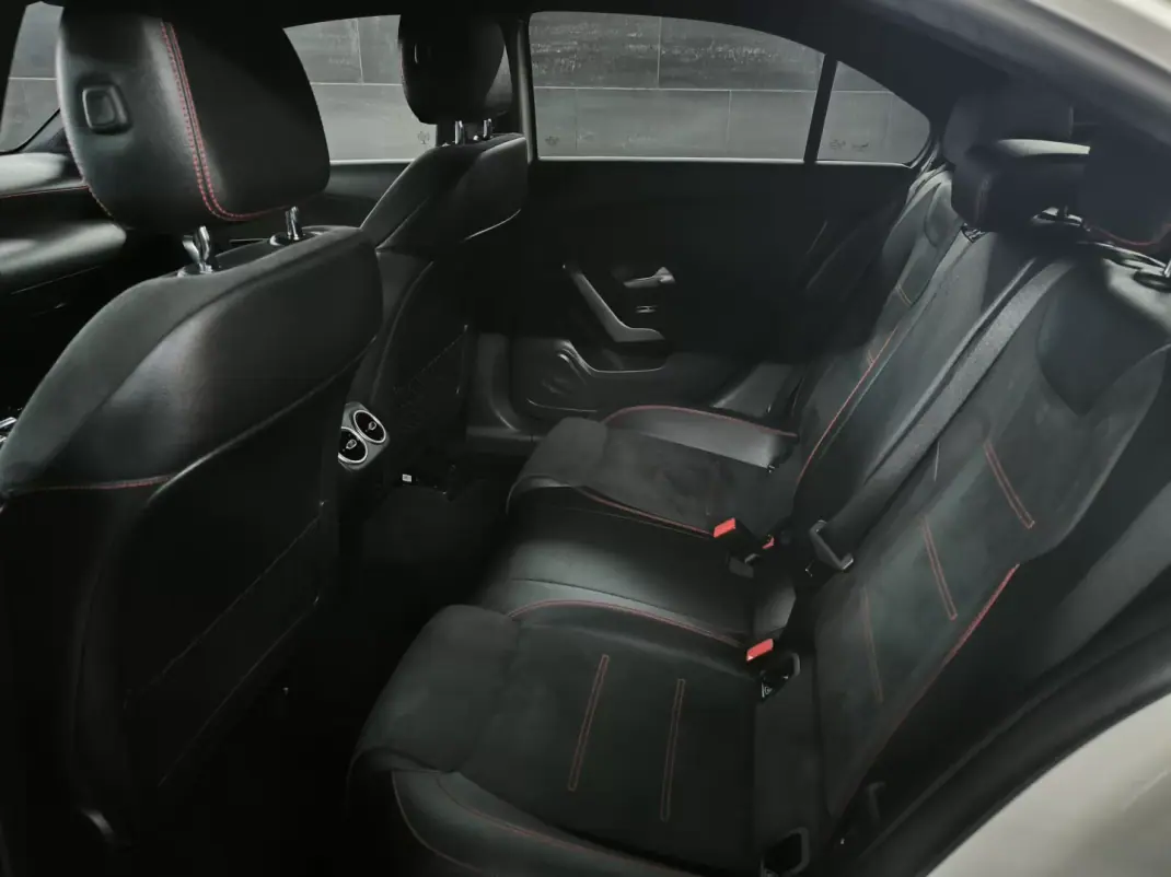 Mercedes-Benz A 250 Limousine 2020 - 25950 EUR, 141000 km - AUTO.MOTO.pt - 141000km - foto 21 de 55