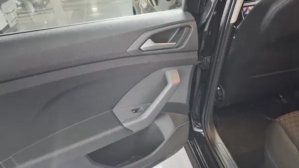 Volkswagen T-Cross 2020 - 17490 EUR, 120000 km - AUTO.MOTO.pt - 120000km - foto 20 de 35