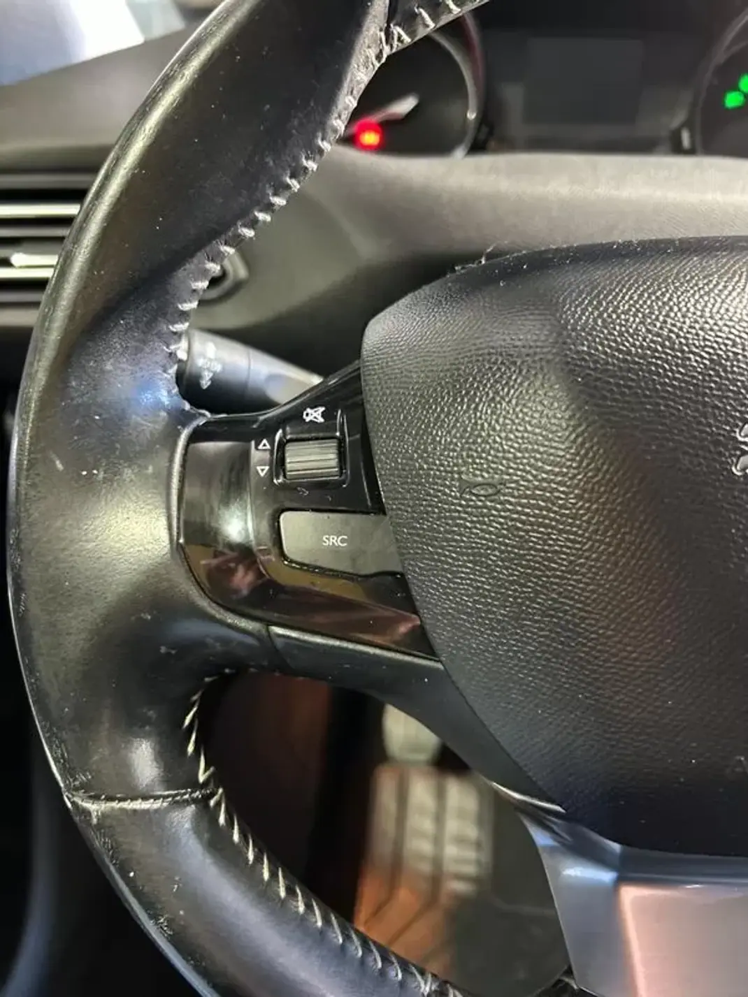 Peugeot 308 SW 2018 - 11500 EUR, 155853 km - AUTO.MOTO.pt - 155853km - foto 29 de 38