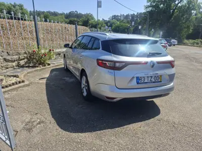 Renault Mégane Sport Tourer 2017 - 9640 EUR, 190239 km - AUTO.MOTO.pt - 190239km - foto 3 de 11