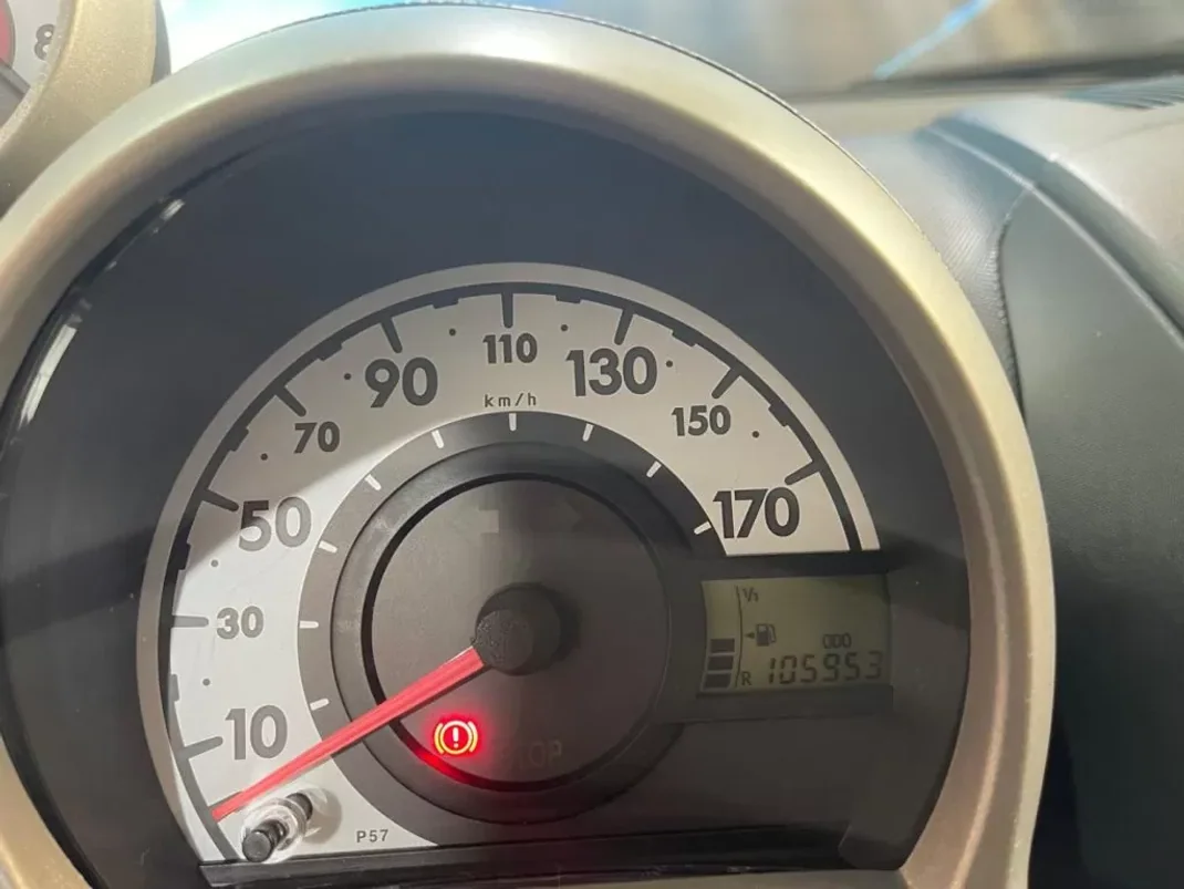 Citroën C1 2014 - 6750 EUR, 105000 km - AUTO.MOTO.pt - 105000km - foto 29 de 32