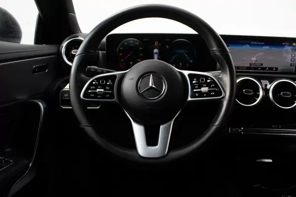 Mercedes-Benz CLA 180 2022 - 23500 EUR, 198000 km - AUTO.MOTO.pt - 198000km - foto 23 de 34