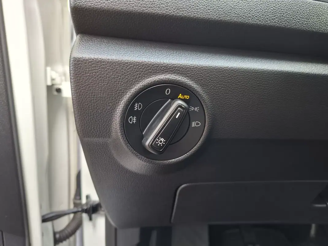 Volkswagen T-Roc 2020 - 19850 EUR, 109200 km - AUTO.MOTO.pt - 109200km - foto 18 de 25