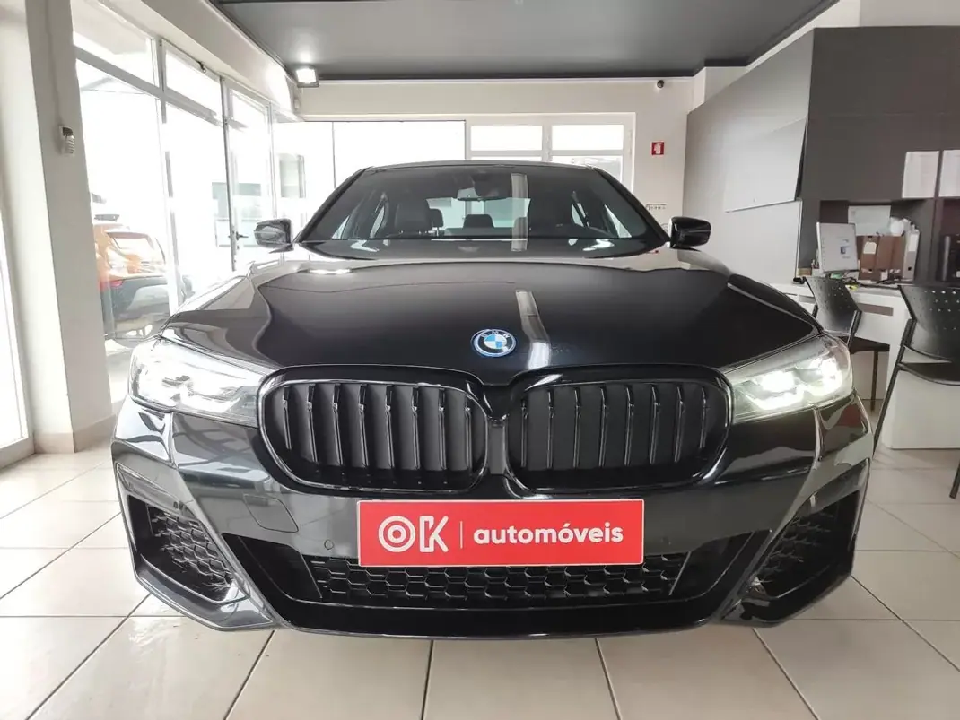 BMW 530e 2022 - 35650 EUR, 99990 km - AUTO.MOTO.pt - 99990km - foto 3 de 37