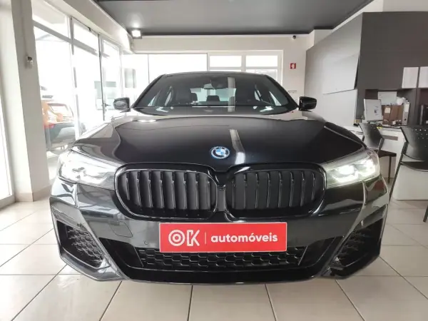 BMW 530e 2022 - 35650 EUR, 99990 km - AUTO.MOTO.pt - 99990km - foto 3 de 37