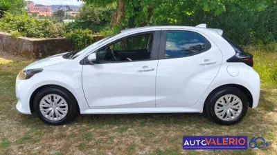 Toyota Yaris 2022 - 17950 EUR, 91774 km - AUTO.MOTO.pt - 91774km - foto 2 de 33