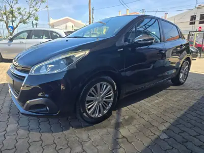 Peugeot 208 2018 - 9500 EUR, 92000 km - AUTO.MOTO.pt - 92000km - foto 6 de 16