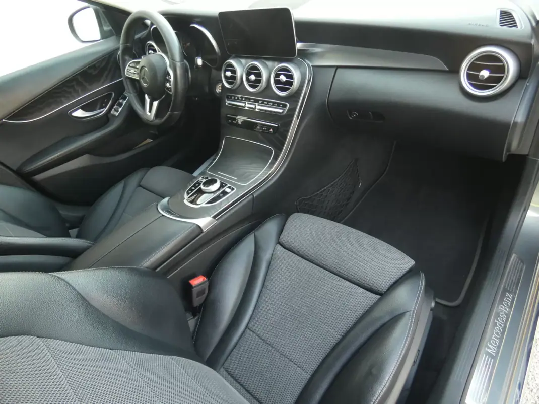 Mercedes-Benz C 220 2018 - 20750 EUR, 299000 km - AUTO.MOTO.pt - 299000km - foto 15 de 27