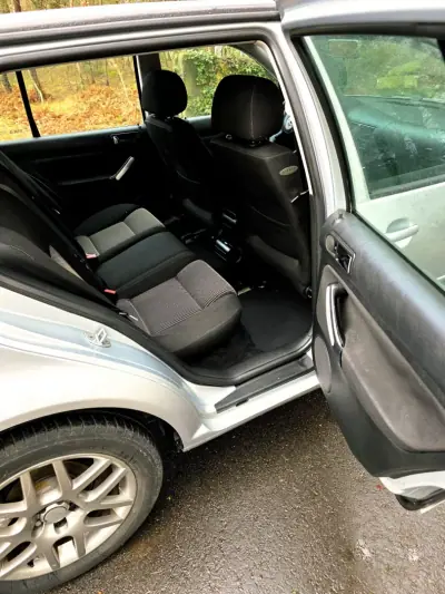 Volkswagen Golf 2001 - 4990 EUR, 358400 km - AUTO.MOTO.pt - 358400km - foto 23 de 23