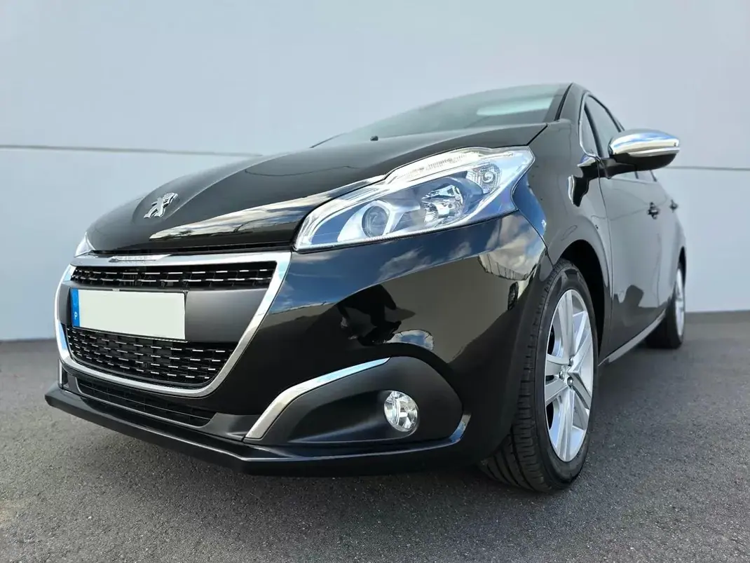 Peugeot 208 2019 - 9750 EUR, 75000 km - AUTO.MOTO.pt - 75000km - foto 2 de 37