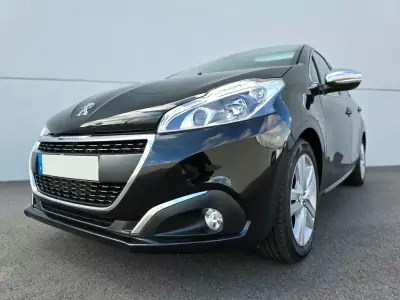 Peugeot 208 2019 - 9750 EUR, 75000 km - AUTO.MOTO.pt - 75000km - foto 2 de 37