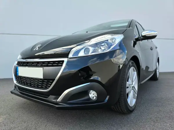 Peugeot 208 2019 - 9750 EUR, 75000 km - AUTO.MOTO.pt - 75000km - foto 2 de 37