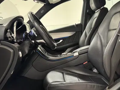 Mercedes-Benz GLC 250 2018 - 22890 EUR, 313000 km - AUTO.MOTO.pt - 313000km - foto 21 de 26