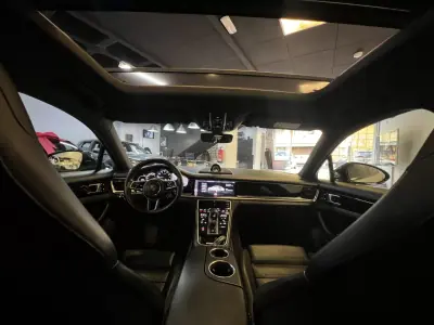 Porsche Panamera Sport Turismo 2020 - 74990 EUR, 120000 km - AUTO.MOTO.pt - 120000km - foto 12 de 56