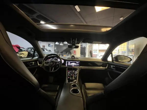 Porsche Panamera Sport Turismo 2020 - 74990 EUR, 120000 km - AUTO.MOTO.pt - 120000km - foto 12 de 56