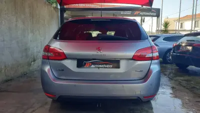 Peugeot 308 SW 2015 - 6999 EUR, 234000 km - AUTO.MOTO.pt - 234000km - foto 16 de 16
