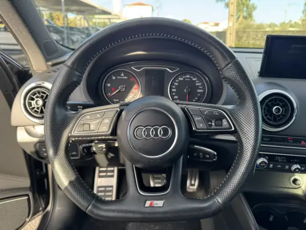Audi A3 Sportback 2017 - 18990 EUR, 164000 km - AUTO.MOTO.pt - 164000km - foto 15 de 33