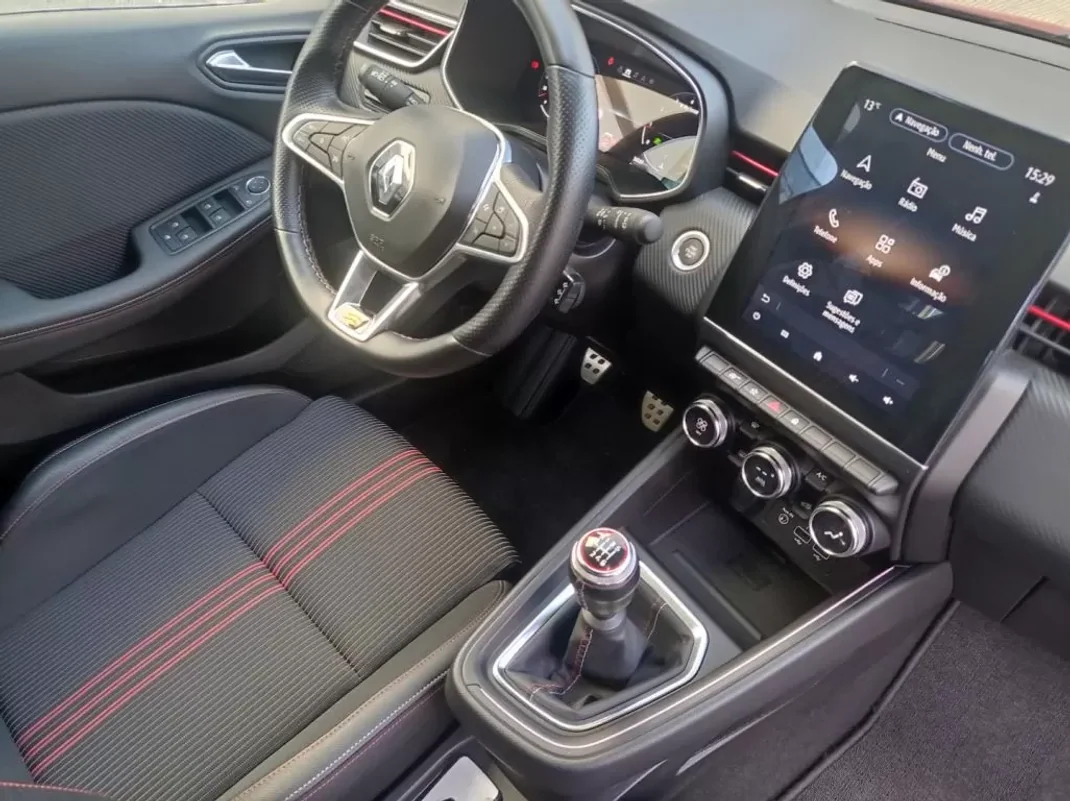 Renault Clio 2022 - 18890 EUR, 34670 km - AUTO.MOTO.pt - 34670km - foto 23 de 25