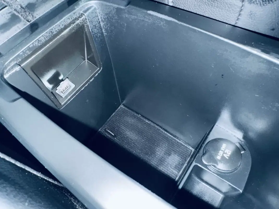 Volvo V40 2013 - 9990 EUR, 258002 km - AUTO.MOTO.pt - 258002km - foto 19 de 31