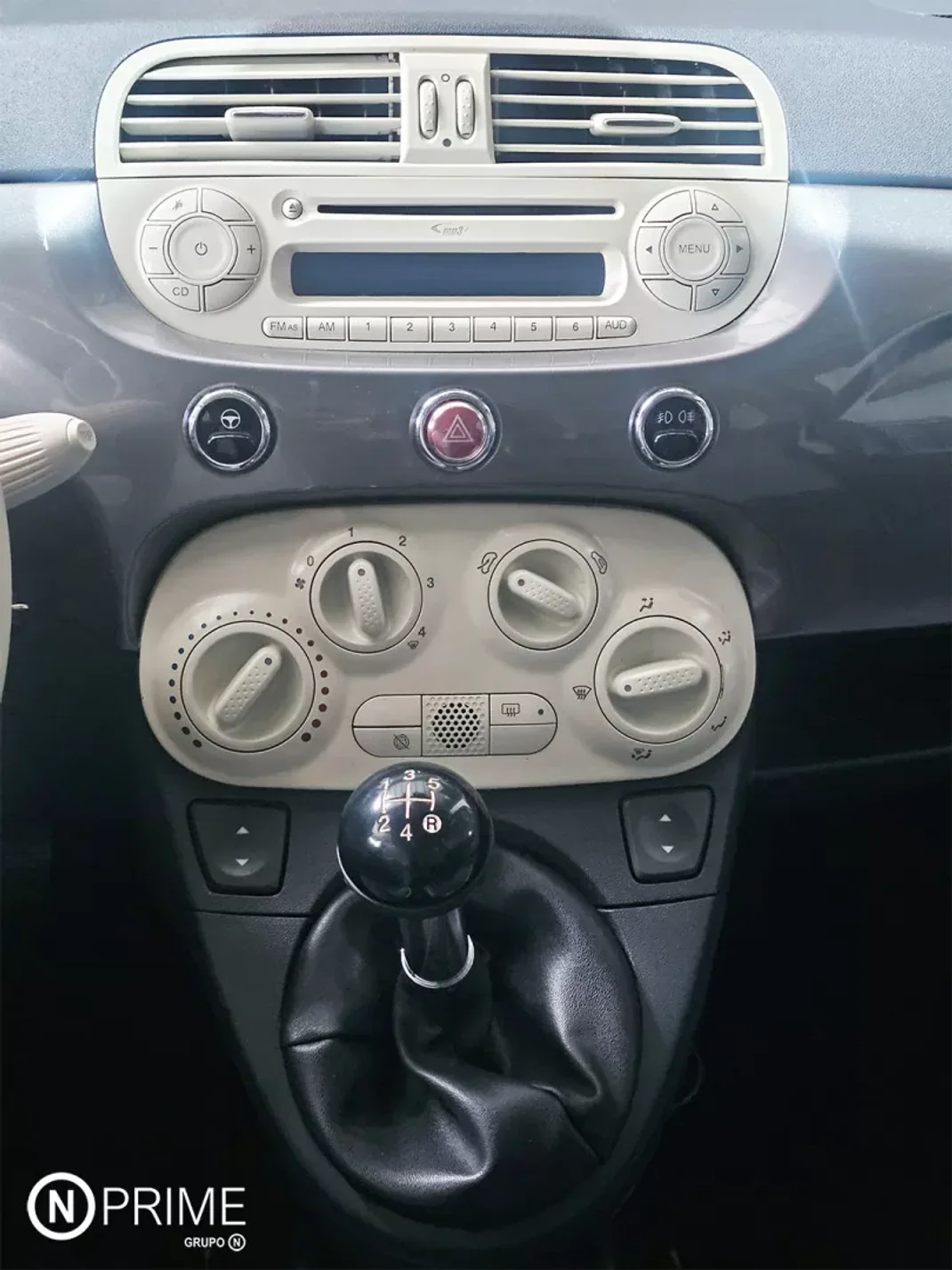 Fiat 500C 2011 - 10999 EUR, 190000 km - AUTO.MOTO.pt - 190000km - foto 20 de 22
